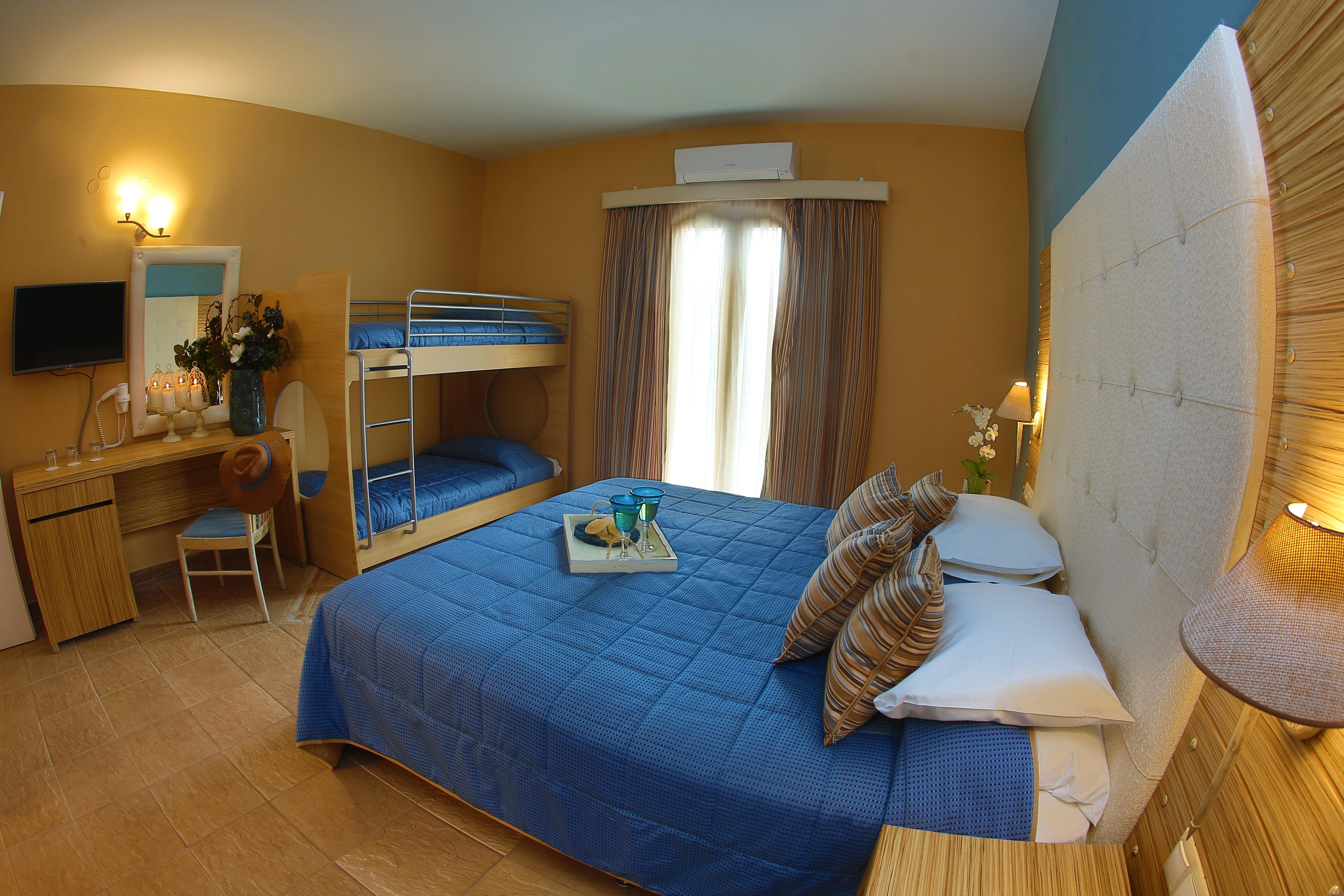 Dolphin Bay Seaside Resort & Suites Galissas Exteriör bild
