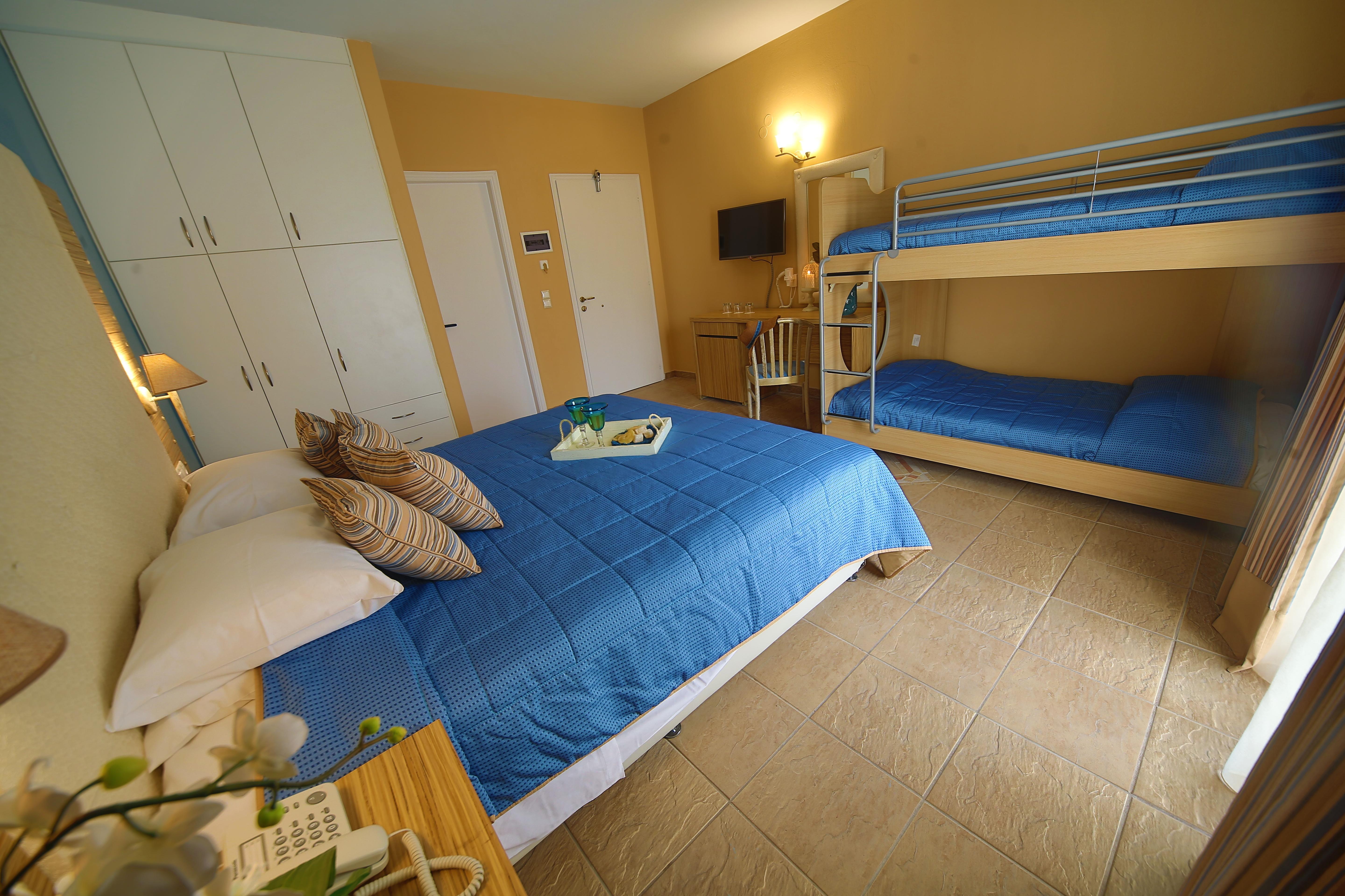 Dolphin Bay Seaside Resort & Suites Galissas Exteriör bild