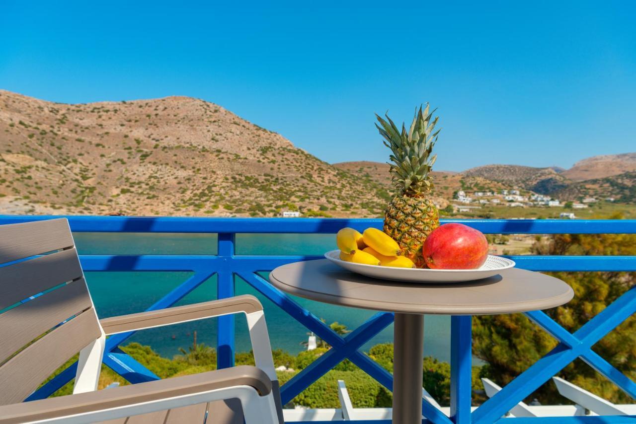 Dolphin Bay Seaside Resort & Suites Galissas Exteriör bild